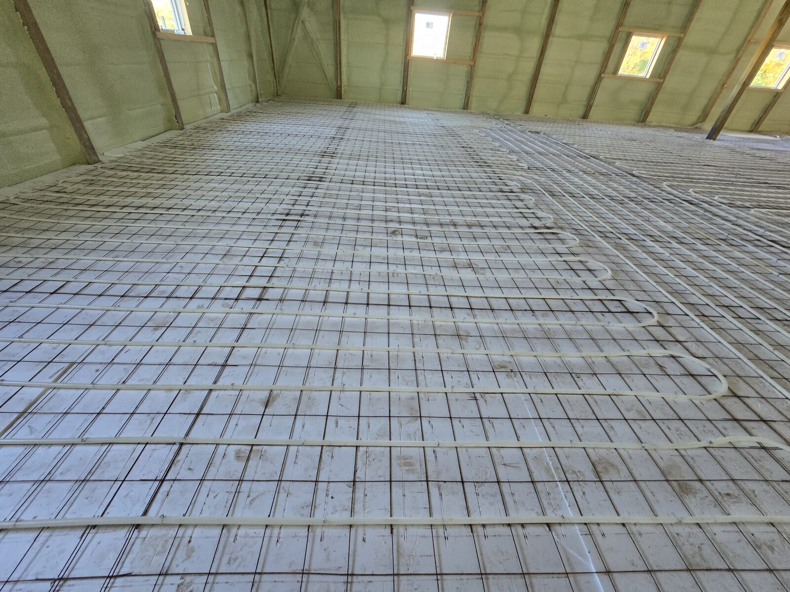 Close up of the serpentine loop ends, evenly spaced along the barn wall